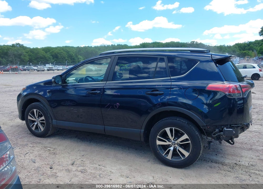 2018 TOYOTA RAV4 XLE VIN: JTMRFREV9JJ183053