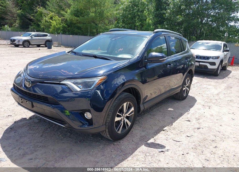 2018 TOYOTA RAV4 XLE VIN: JTMRFREV9JJ183053