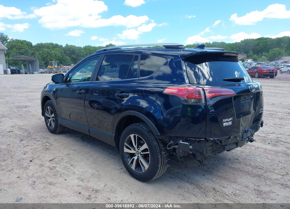 2018 TOYOTA RAV4 XLE VIN: JTMRFREV9JJ183053