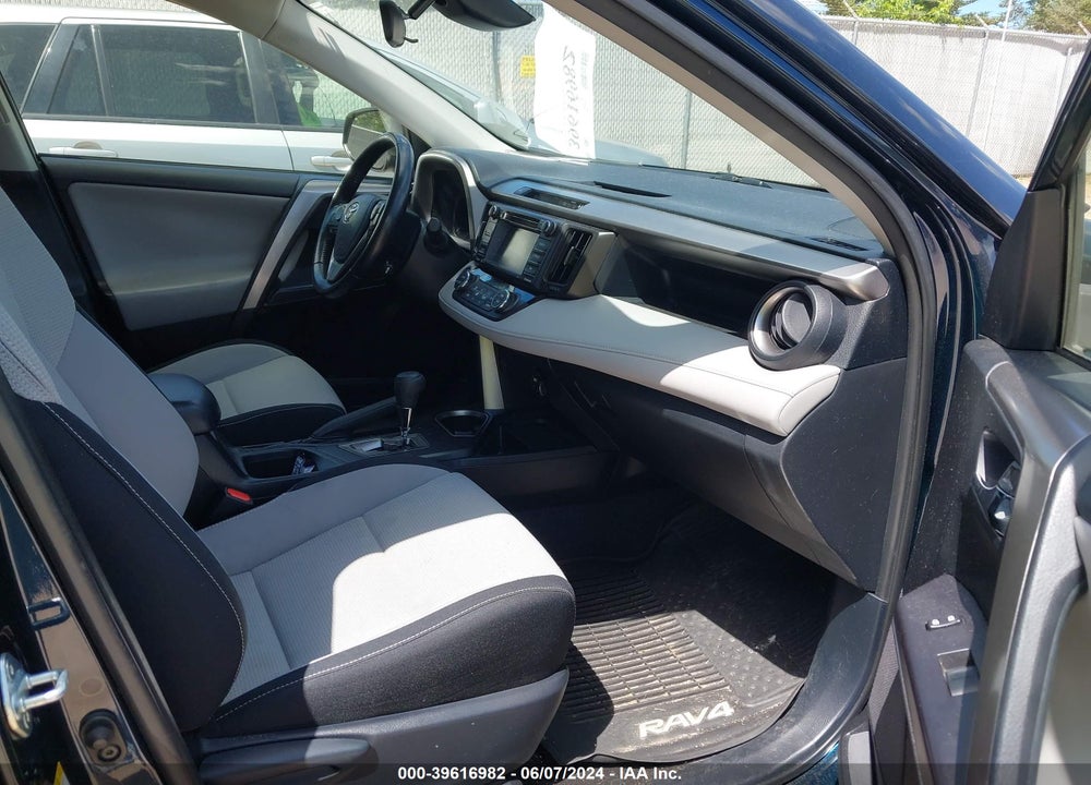 2018 TOYOTA RAV4 XLE VIN: JTMRFREV9JJ183053