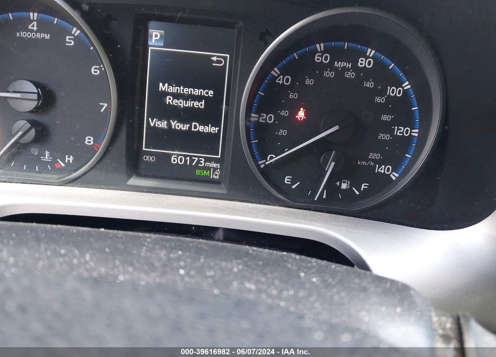 2018 TOYOTA RAV4 XLE VIN: JTMRFREV9JJ183053