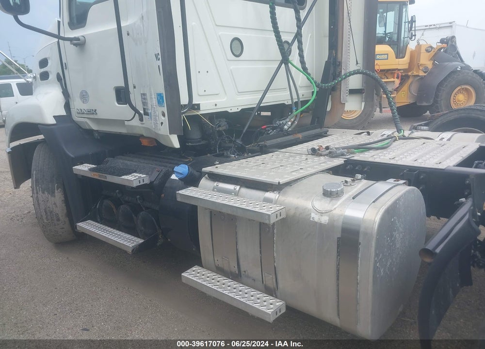 2016 MACK 600 CXU600 VIN: 1M1AW07Y7GM079409