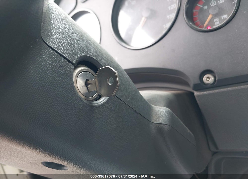2016 MACK 600 CXU600 VIN: 1M1AW07Y7GM079409