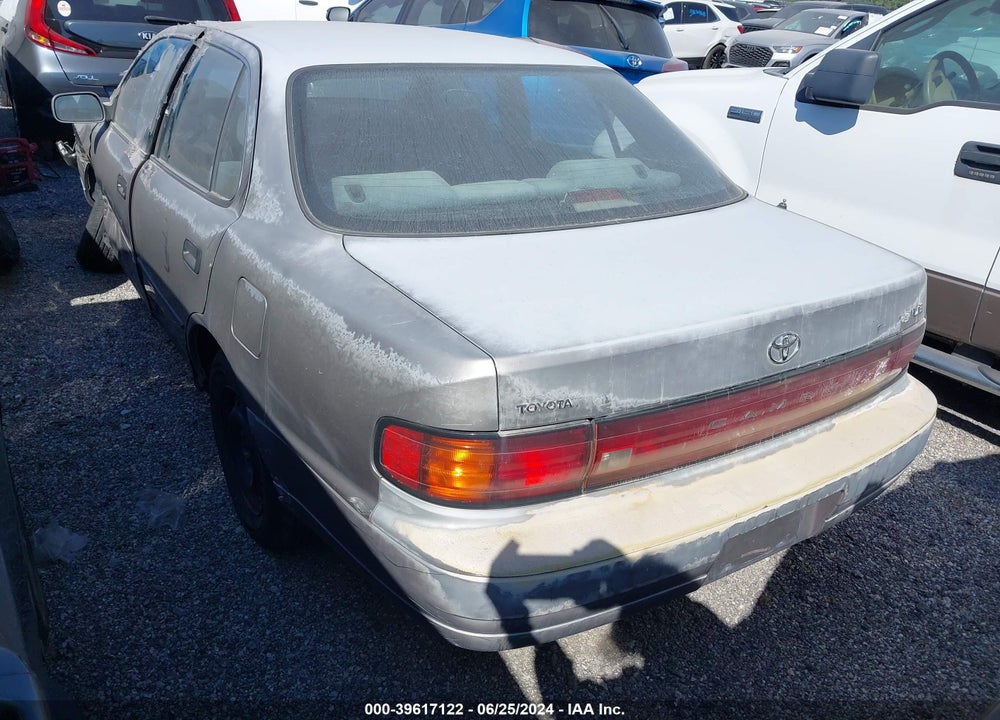 1993 TOYOTA CAMRY LE VIN: JT2SK12E3P0104311