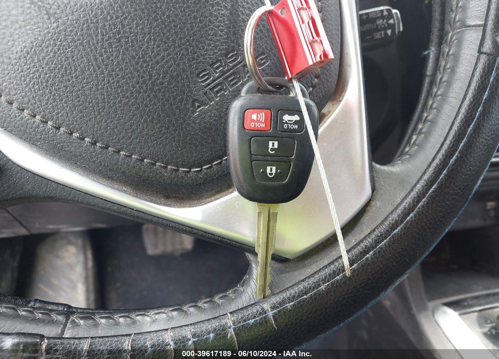 2018 TOYOTA COROLLA SE VIN: 5YFBURHE8JP757544