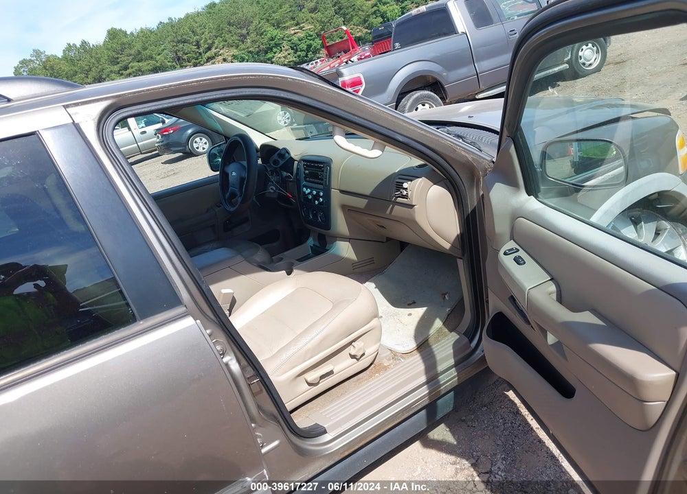 2002 FORD EXPLORER XLT VIN: 1FMZU73E02UB59720