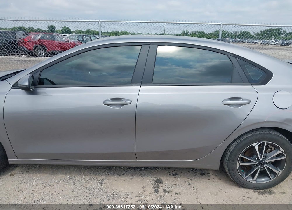 2023 KIA FORTE LXS VIN: 3KPF24AD6PE527085