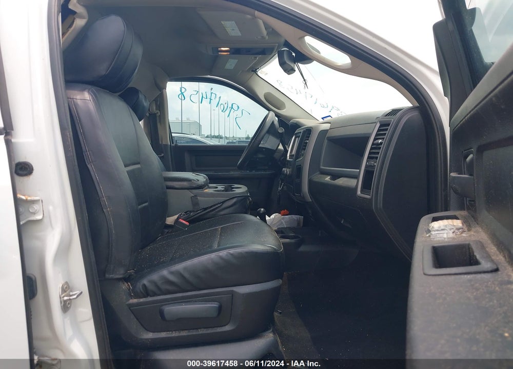 2016 RAM 2500 TRADESMAN VIN: 3C6UR5CJ3GG219783