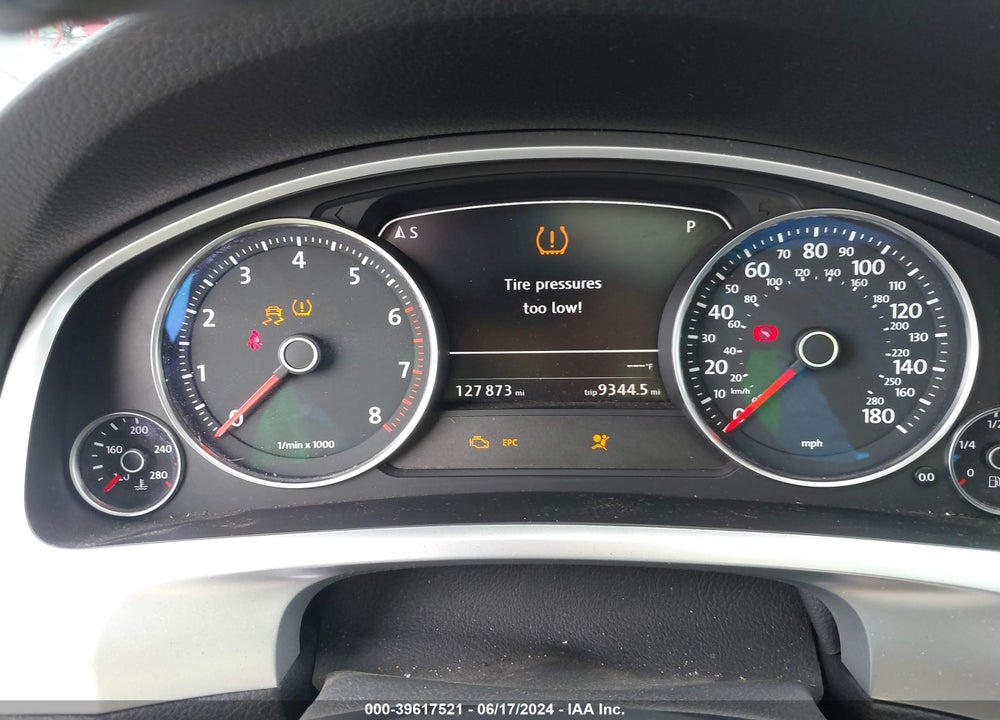 2016 VOLKSWAGEN TOUAREG VR6 LUX VIN: WVGEF9BP7GD003057