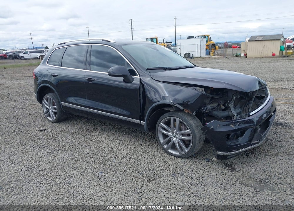 2016 VOLKSWAGEN TOUAREG VR6 LUX VIN: WVGEF9BP7GD003057