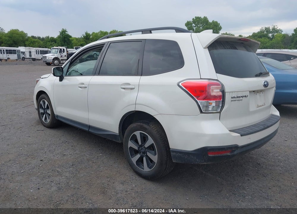 2018 SUBARU FORESTER 2.5I PREMIUM VIN: JF2SJAEC3JH517621