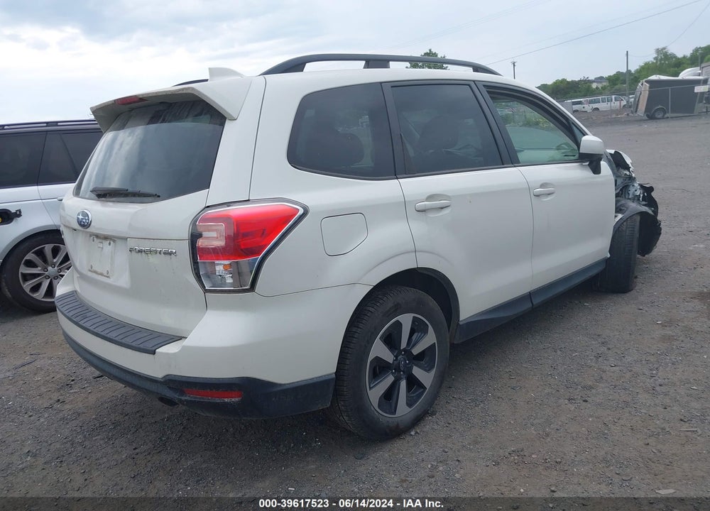 2018 SUBARU FORESTER 2.5I PREMIUM VIN: JF2SJAEC3JH517621
