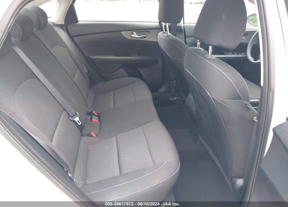 2019 KIA FORTE LXS VIN: 3KPF24AD4KE078353