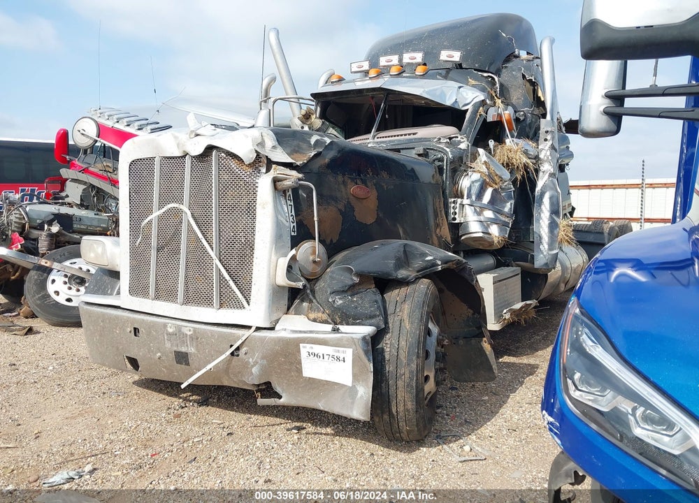 2017 PETERBILT 389 VIN: 1XPXDP9XXHD422551