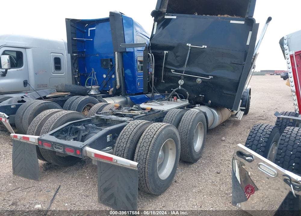 2017 PETERBILT 389 VIN: 1XPXDP9XXHD422551
