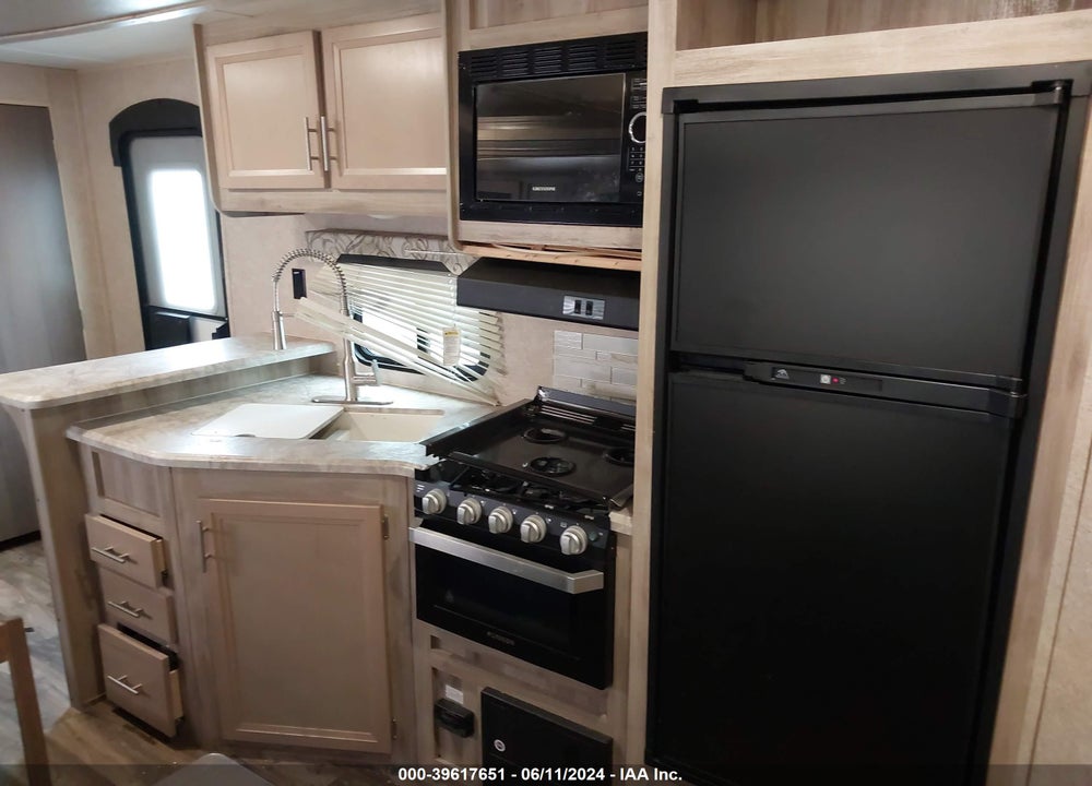 2019 COACHMEN CATALINA 243RBS VIN: 5ZT2CANB8KU033208