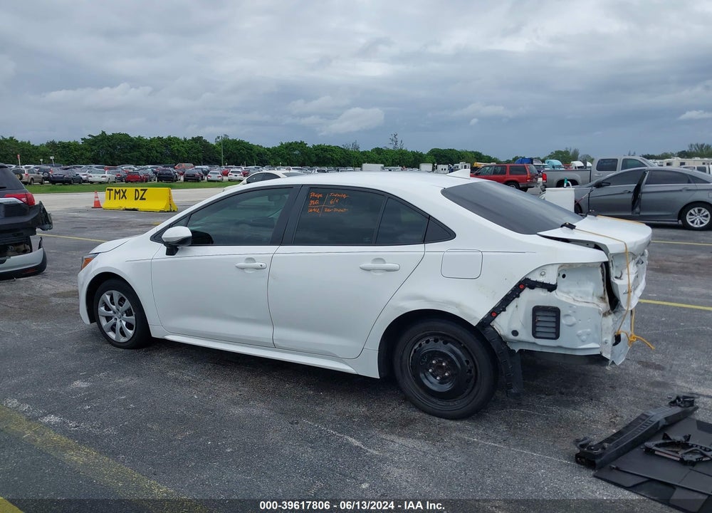 2021 TOYOTA COROLLA LE VIN: 5YFEPMAE1MP152755