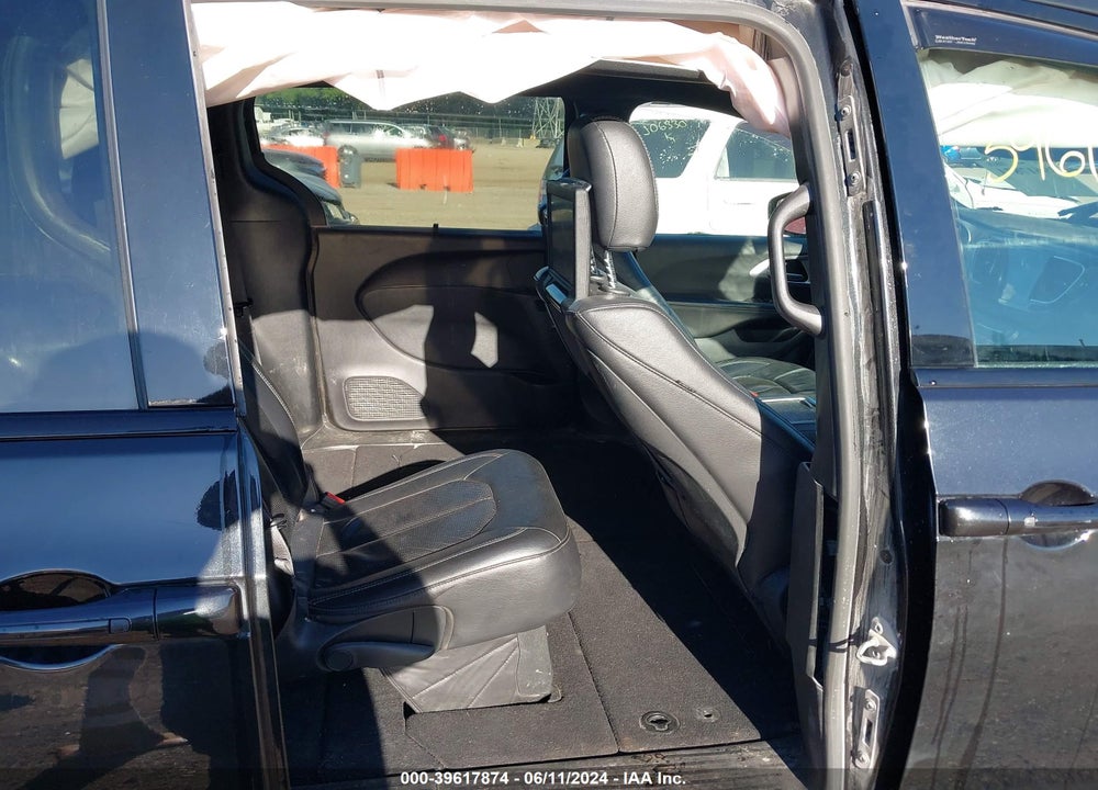 2019 CHRYSLER PACIFICA TOURING L PLUS VIN: 2C4RC1EG8KR610022