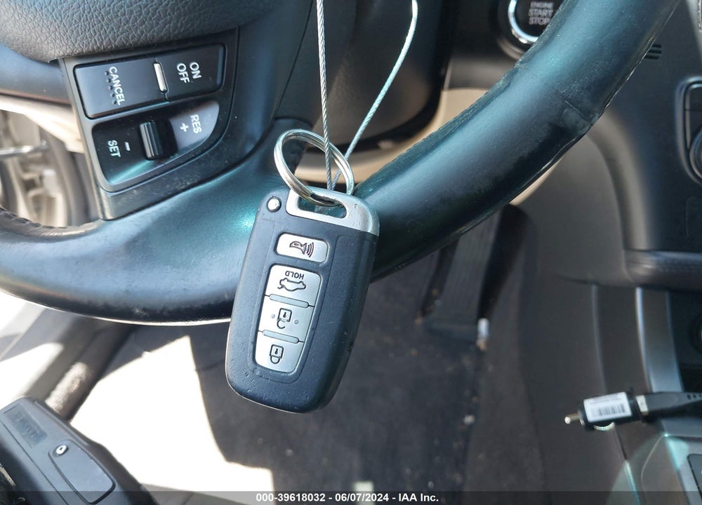 2011 KIA OPTIMA EX VIN: KNAGN4A70B5075688