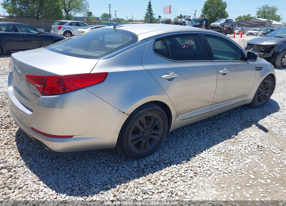 2011 KIA OPTIMA EX VIN: KNAGN4A70B5075688