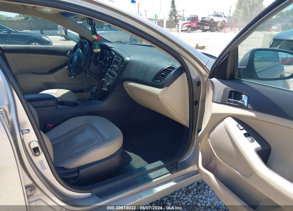 2011 KIA OPTIMA EX VIN: KNAGN4A70B5075688