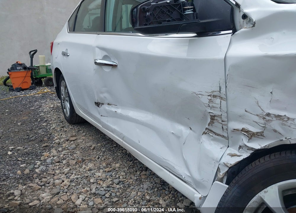2018 NISSAN SENTRA SV VIN: 3N1AB7AP8JL644923