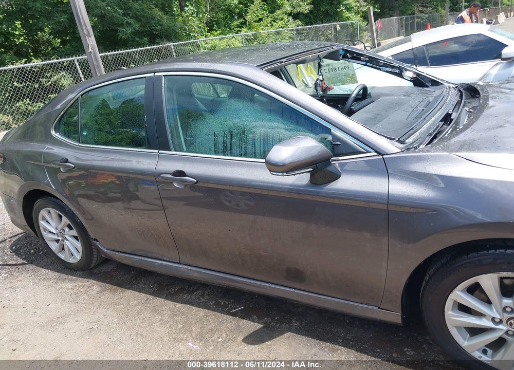 2022 TOYOTA CAMRY LE VIN: 4T1R11AK0NU648380