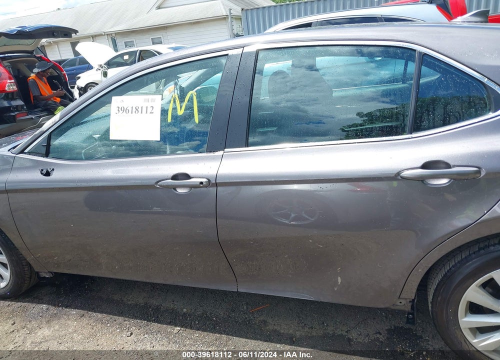 2022 TOYOTA CAMRY LE VIN: 4T1R11AK0NU648380
