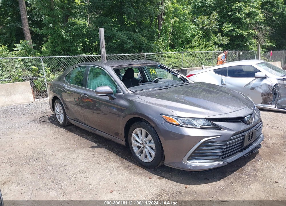 2022 TOYOTA CAMRY LE VIN: 4T1R11AK0NU648380