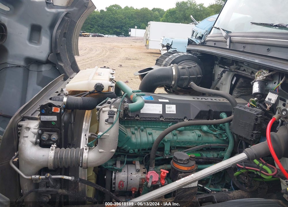 2023 VOLVO VNL VIN: 4V4NC9EH2PN622164