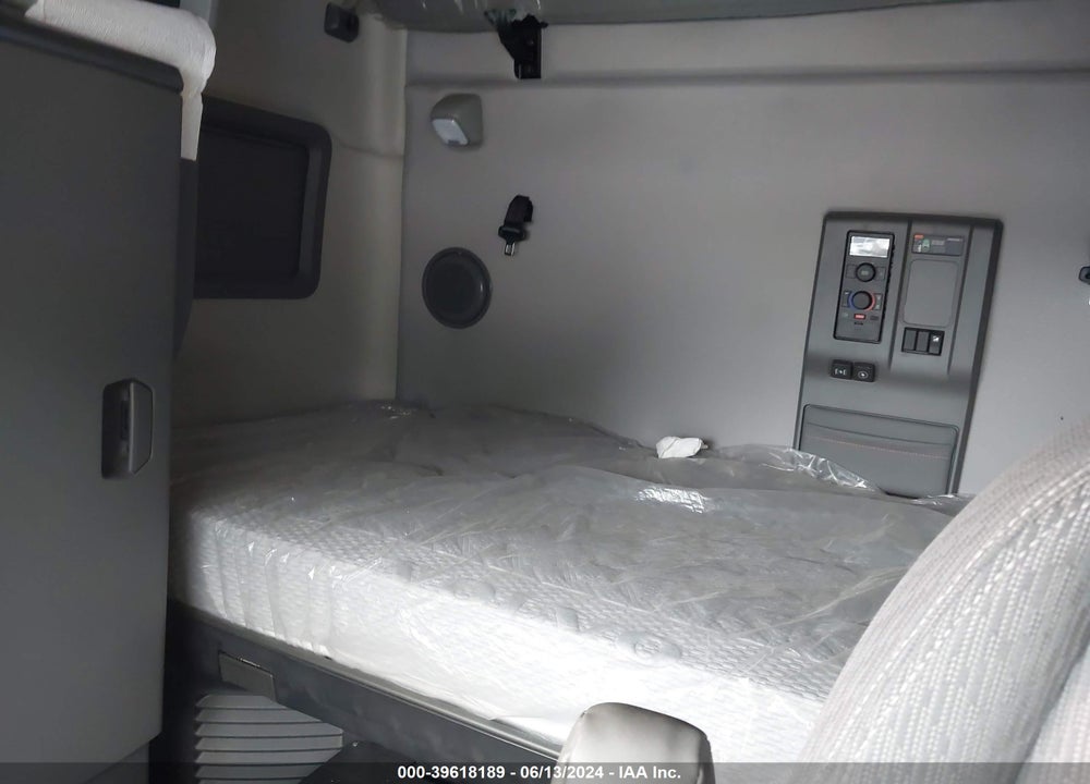 2023 VOLVO VNL VIN: 4V4NC9EH2PN622164