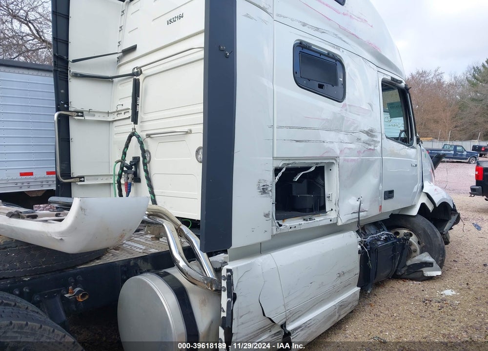 2023 VOLVO VNL VIN: 4V4NC9EH2PN622164