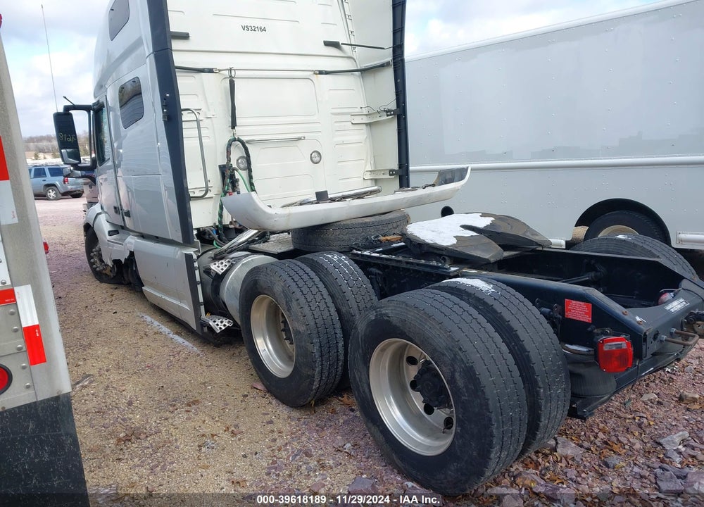 2023 VOLVO VNL VIN: 4V4NC9EH2PN622164