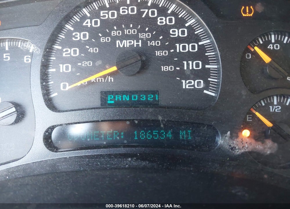2005 CHEVROLET TAHOE LT VIN: 1GNEC13T95R197043
