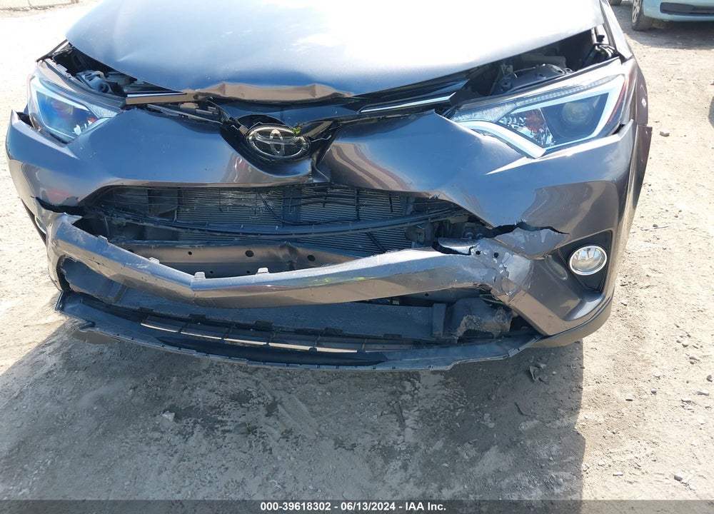 2018 TOYOTA RAV4 XLE VIN: JTMRFREV7JJ218947
