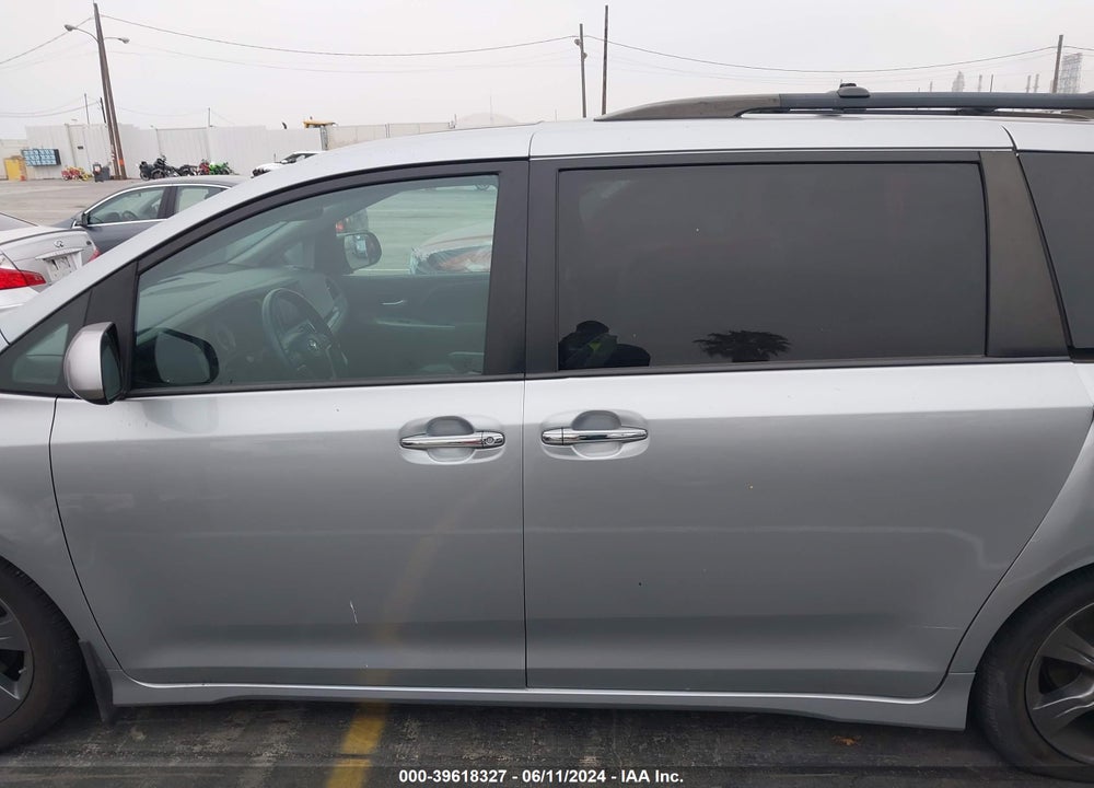 2016 TOYOTA SIENNA SE 8 PASSENGER VIN: 5TDXK3DC7GS726279
