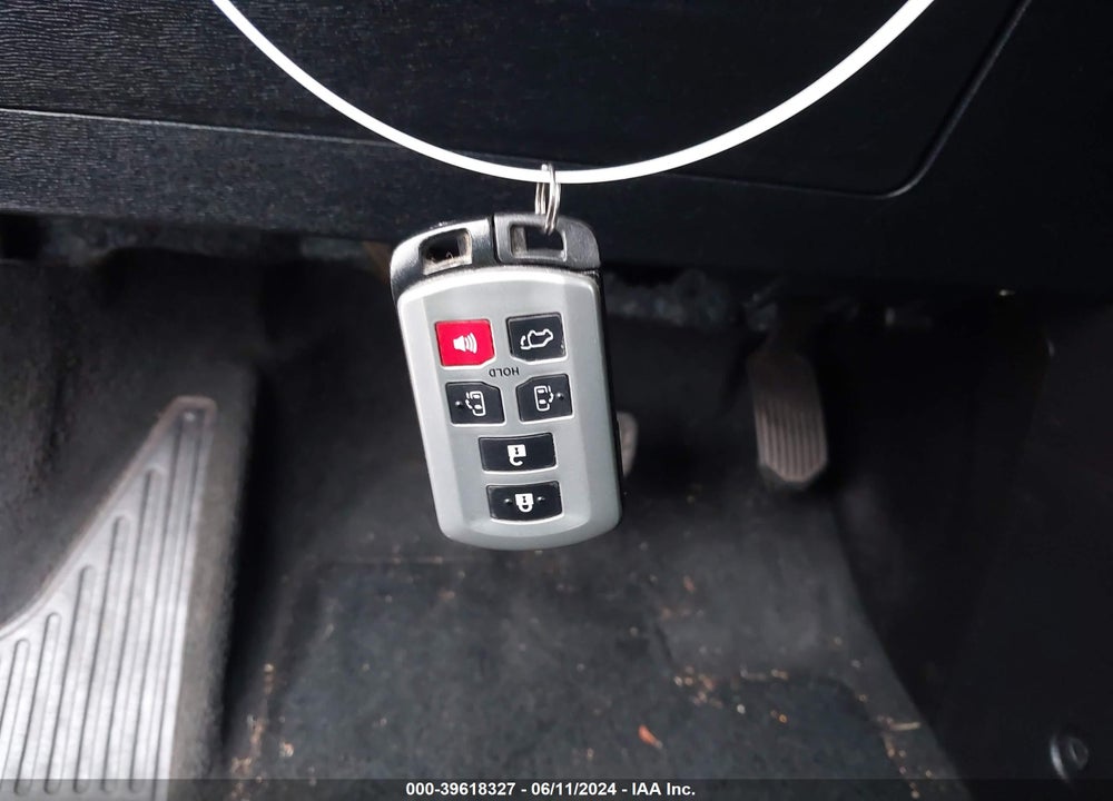 2016 TOYOTA SIENNA SE 8 PASSENGER VIN: 5TDXK3DC7GS726279