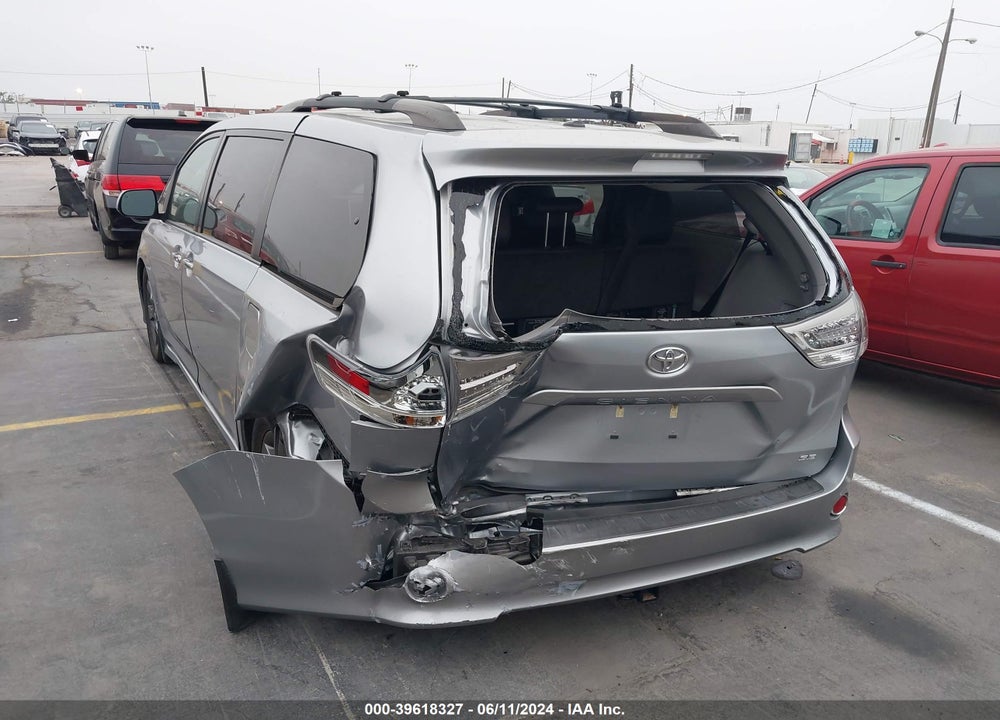 2016 TOYOTA SIENNA SE 8 PASSENGER VIN: 5TDXK3DC7GS726279