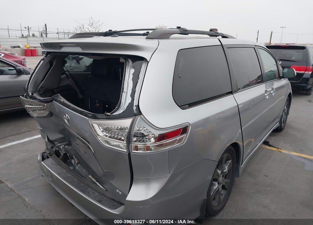 2016 TOYOTA SIENNA SE 8 PASSENGER VIN: 5TDXK3DC7GS726279