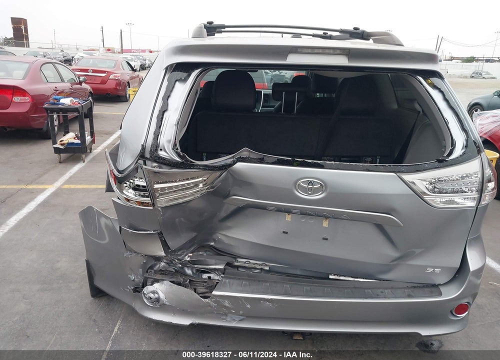 2016 TOYOTA SIENNA SE 8 PASSENGER VIN: 5TDXK3DC7GS726279