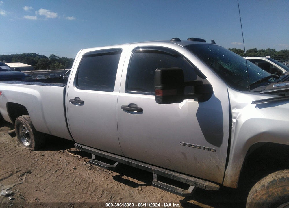 2010 CHEVROLET SILVERADO 2500HD LT VIN: 1GC4KXB63AF117821