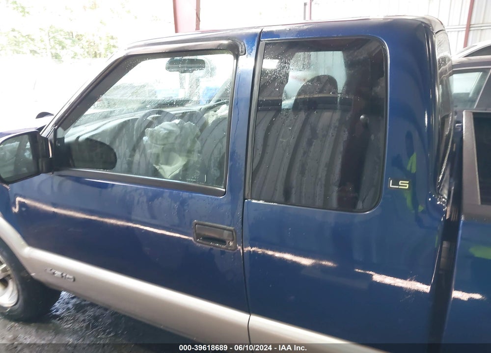1999 CHEVROLET S-10 LS VIN: 1GCCS19X4X8125687