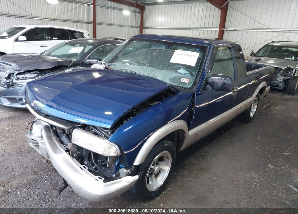 1999 CHEVROLET S-10 LS VIN: 1GCCS19X4X8125687