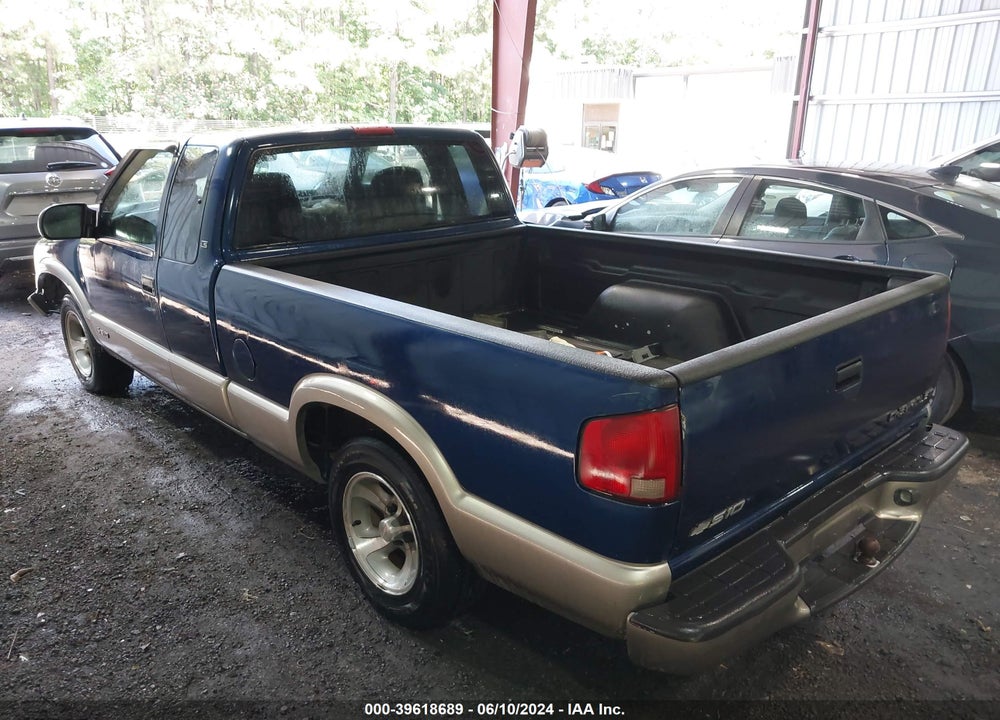1999 CHEVROLET S-10 LS VIN: 1GCCS19X4X8125687