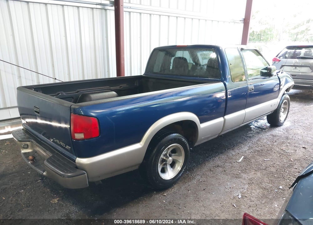 1999 CHEVROLET S-10 LS VIN: 1GCCS19X4X8125687