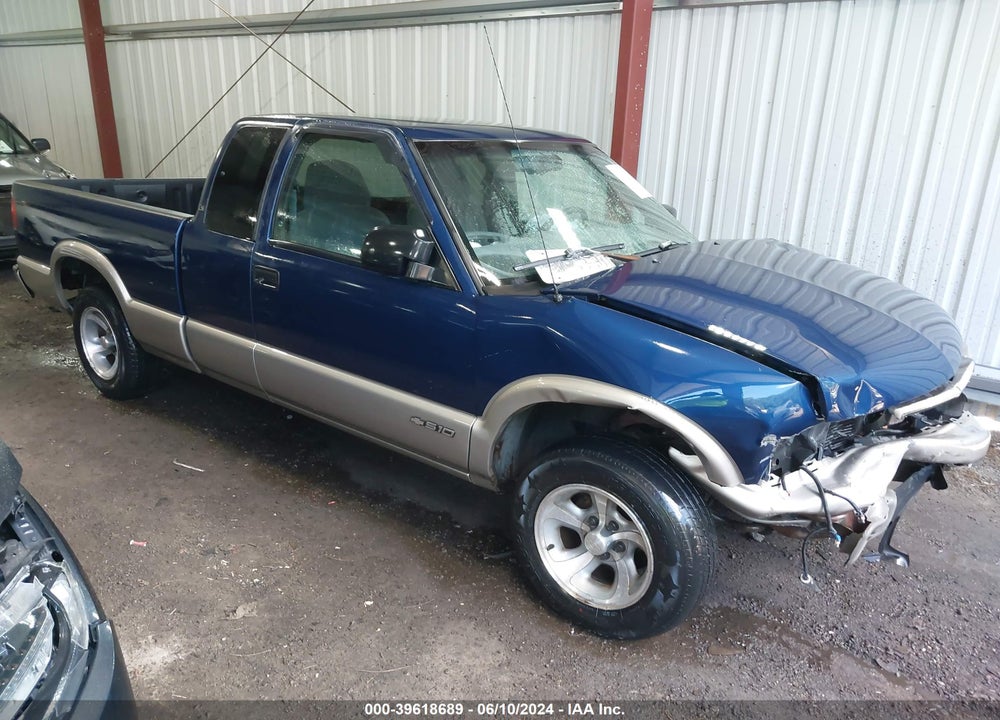 1999 CHEVROLET S-10 LS VIN: 1GCCS19X4X8125687