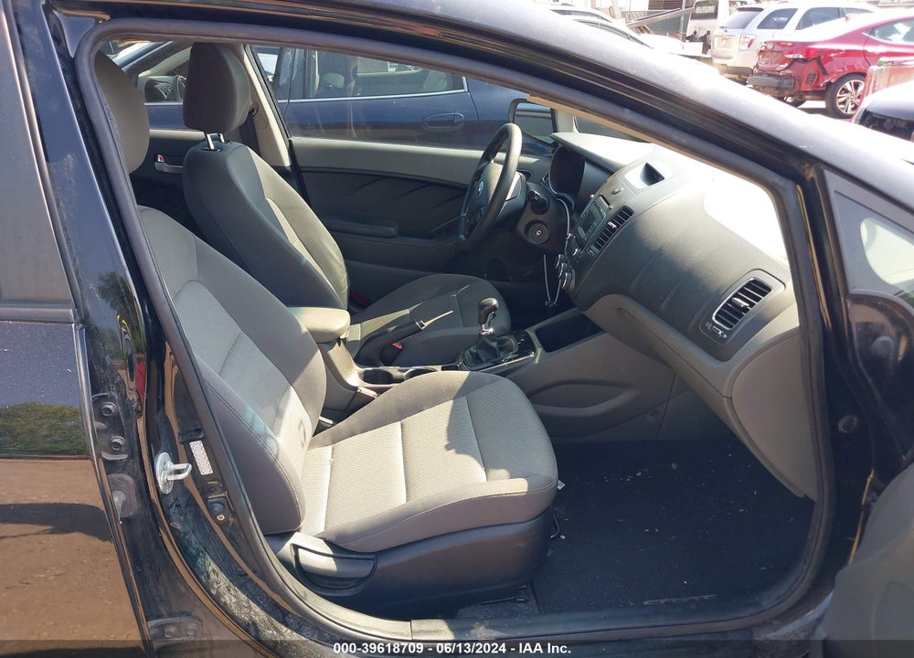 2017 KIA FORTE LX VIN: 3KPFK4A72HE049372