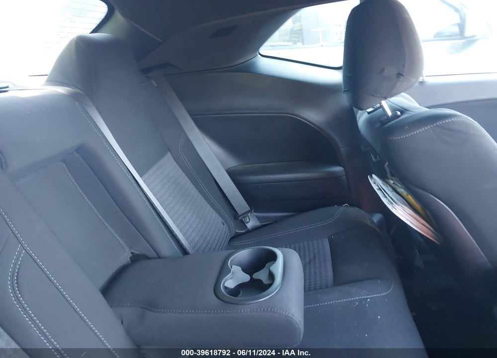 2019 DODGE CHALLENGER SXT VIN: 2C3CDZAGXKH688142