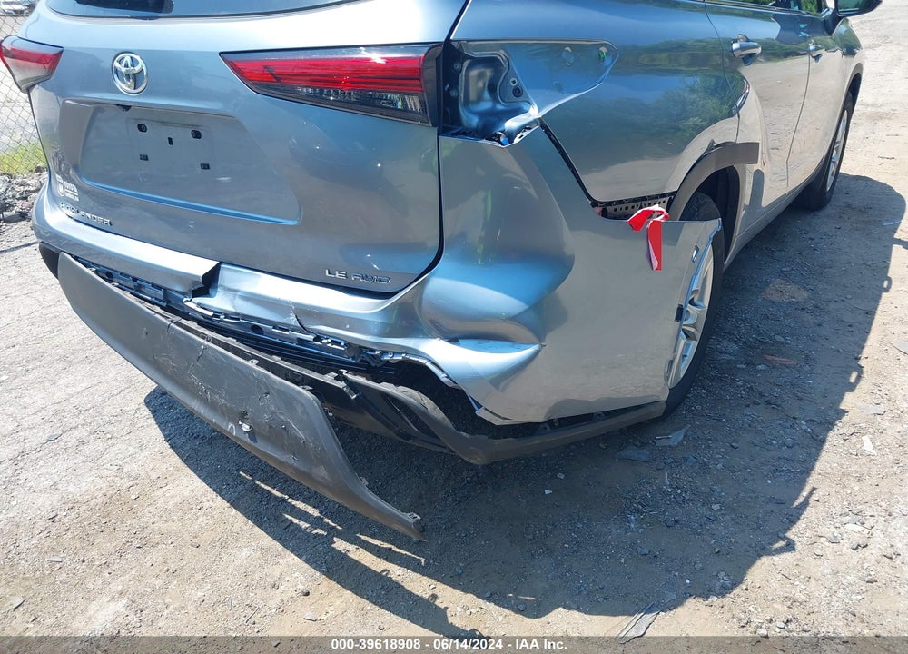 2022 TOYOTA HIGHLANDER LE VIN: 5TDBZRBH9NS203933