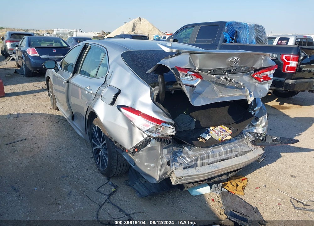 2020 TOYOTA CAMRY SE VIN: 4T1G11AK2LU967056